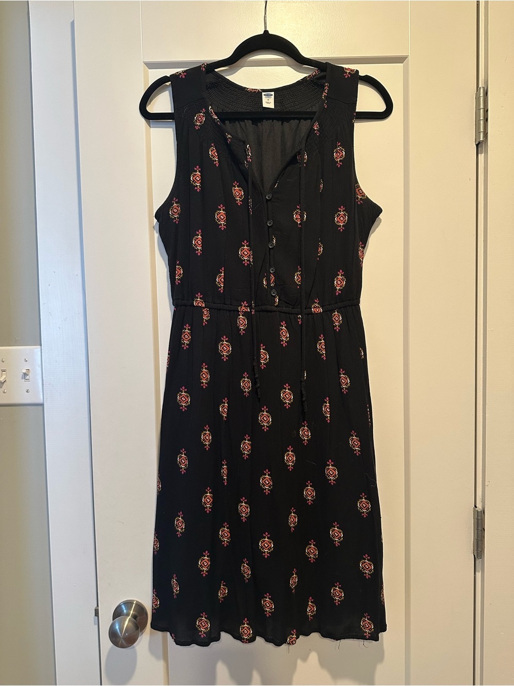 Old Navy Black Sleeveless Boho Midi Dress with Pink Floral Motif